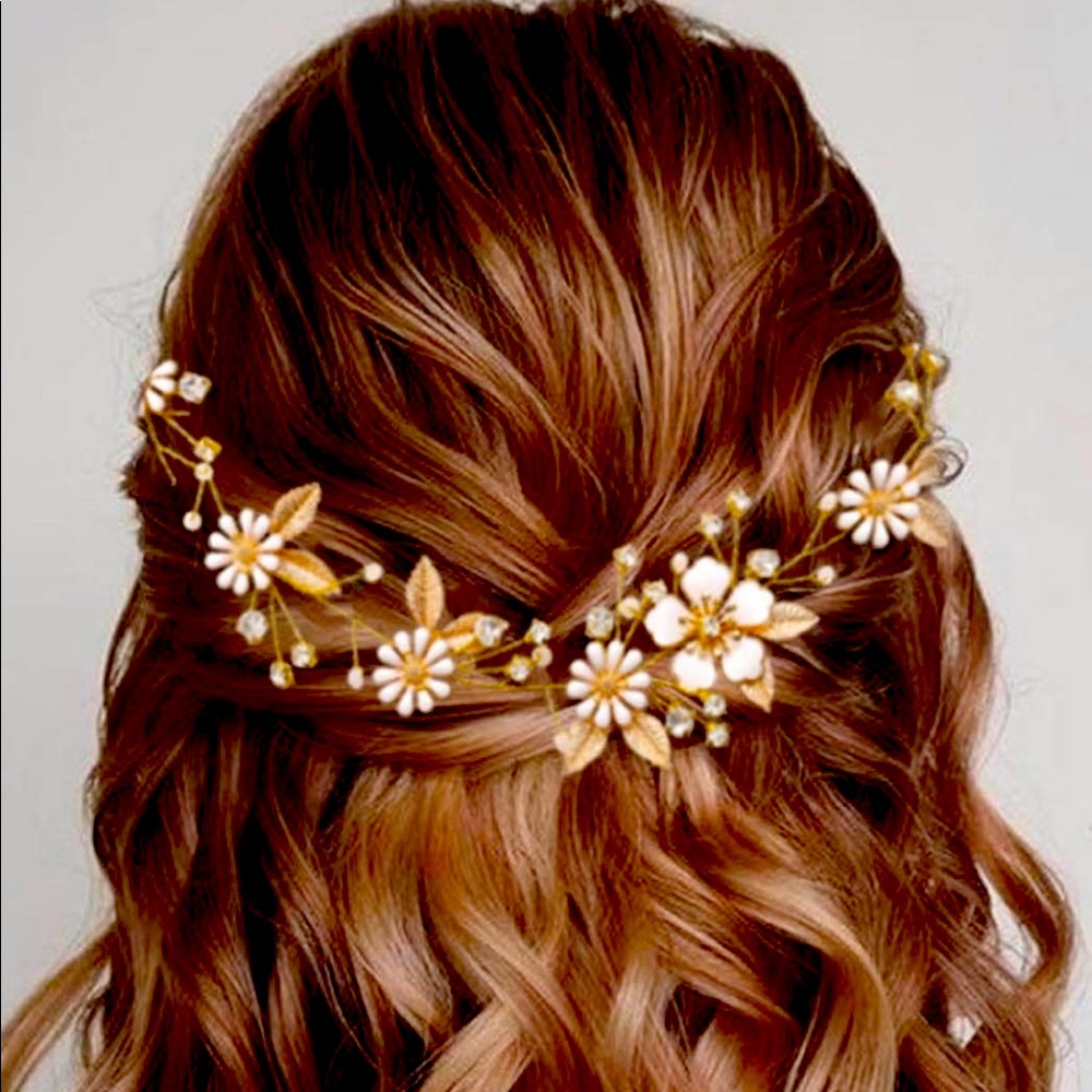Hairpiece GOLD Rhinestone with floral daisy design, Stunning. New in package